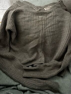 Waffle-Knit Olive Green V-Neck Women's Sweater